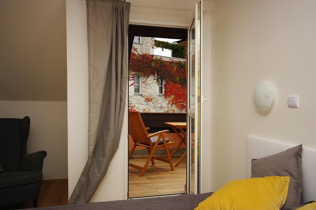 Cozy Gardens Apartments In プラハ エクステリア 写真