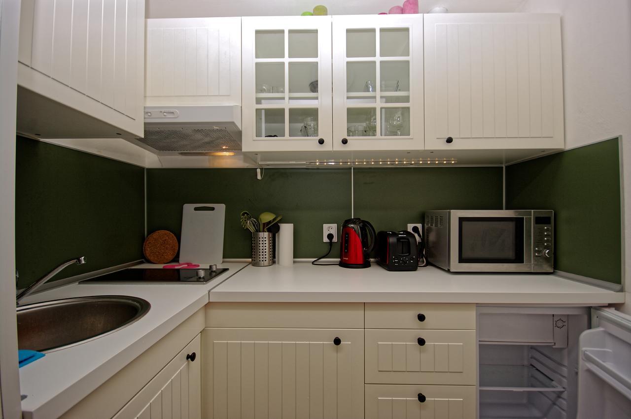 Cozy Gardens Apartments In プラハ エクステリア 写真